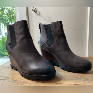 Sorel Joan Uptown Chelsea Brown Wedge Ankle Boots